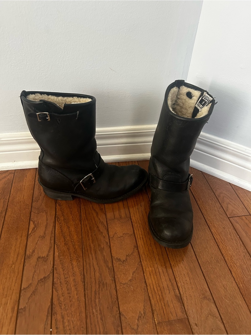 Authentic Vintage Leather Frye Shearling-Lined Engineer Boots Women’s Size 8